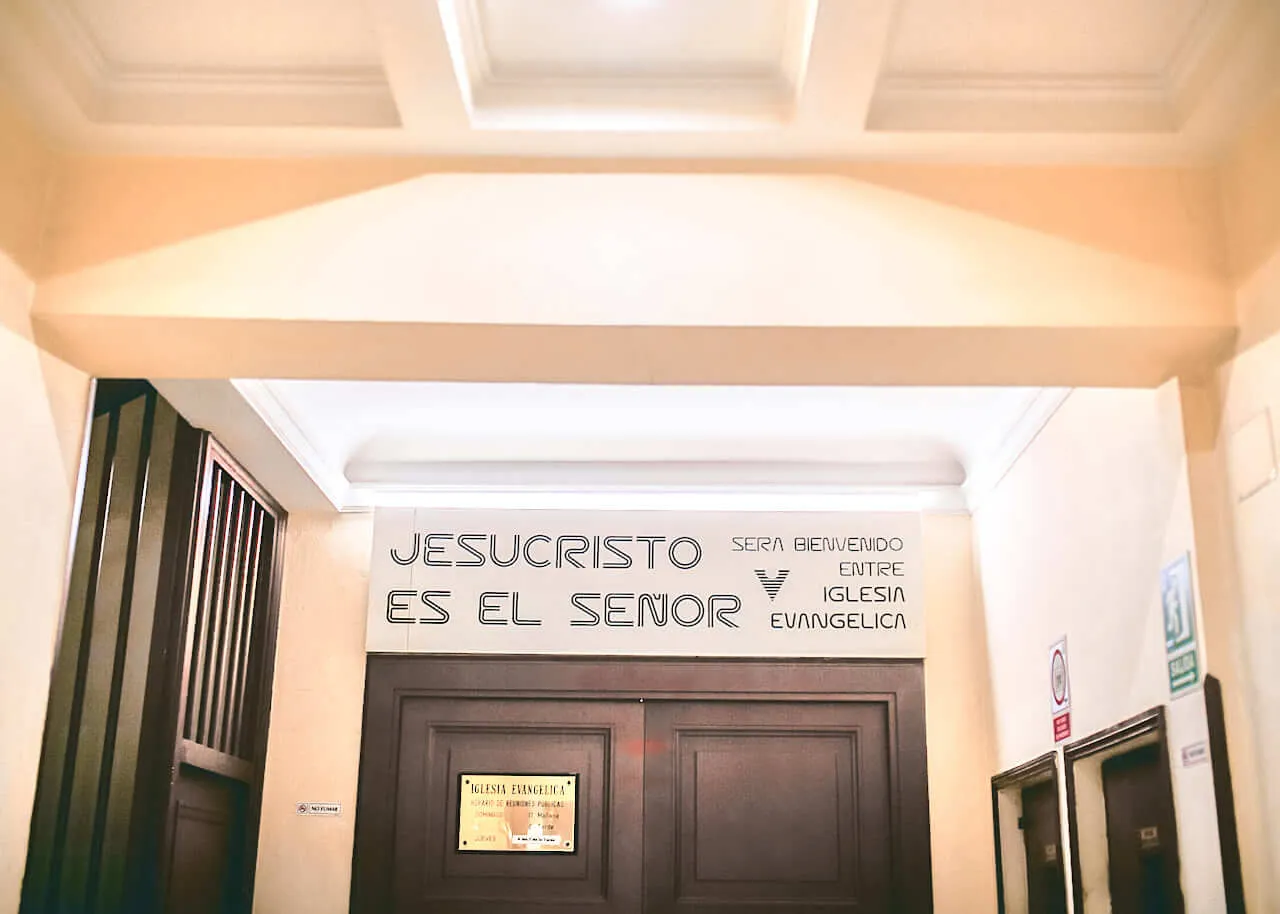 Iglesia Evangelica de Chamberi, puerta principal