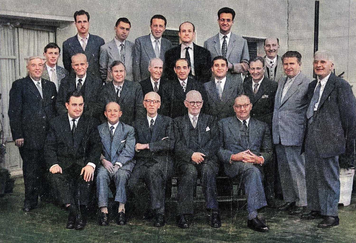 Ancianos y obreros en las conferencias de Madrid de 1956.